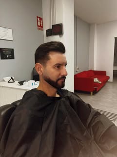 Interior barbería Barber Mora