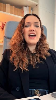 Lara Dezan en consulta
